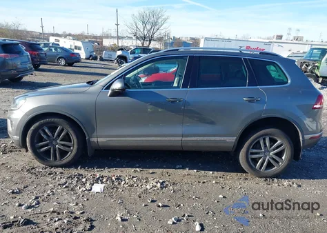 2016 Volkswagen Touareg Vr6 Lux z USA, uszkodzony, nr VIN WVGEF9BP1GD008867